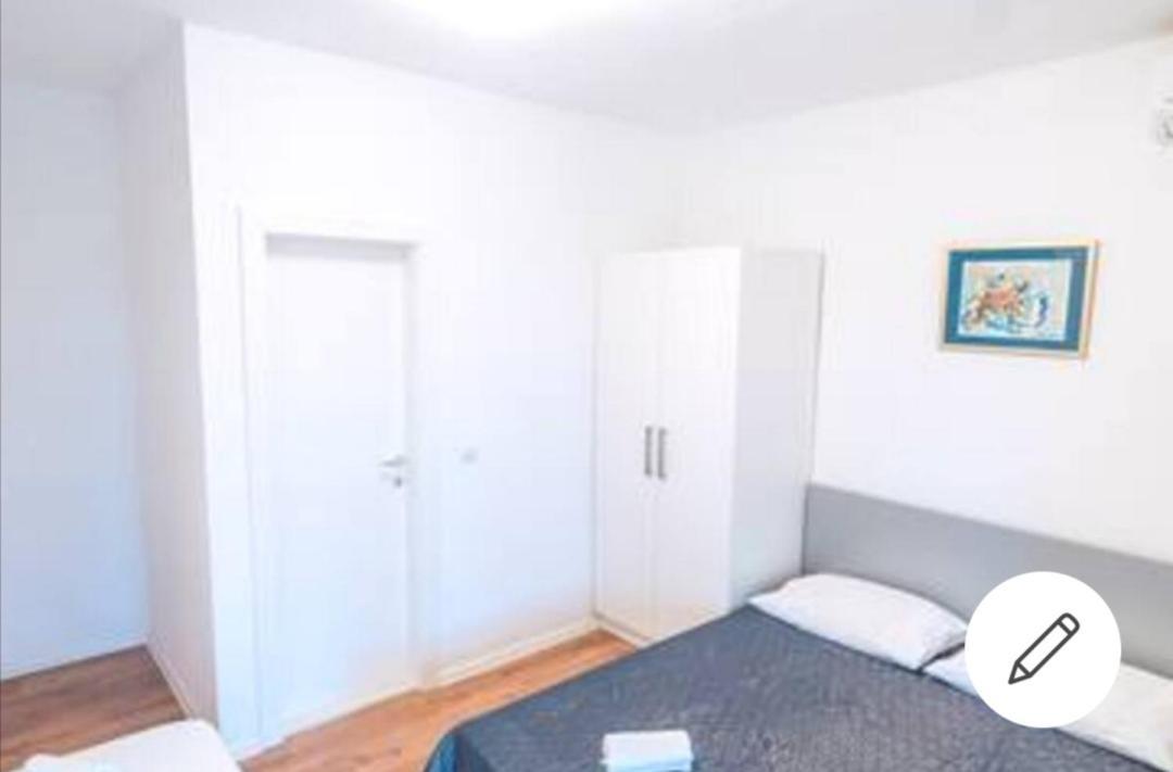 Apt White Idyll, 3 Bedrooms, 3 Bathrooms, Terrace Apt Promajna Kültér fotó