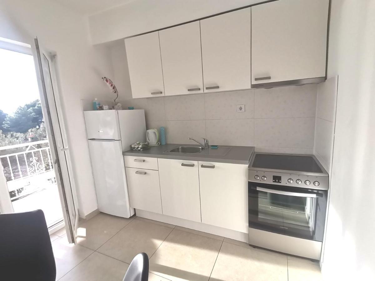 Apt White Idyll, 3 Bedrooms, 3 Bathrooms, Terrace Apt Promajna Kültér fotó