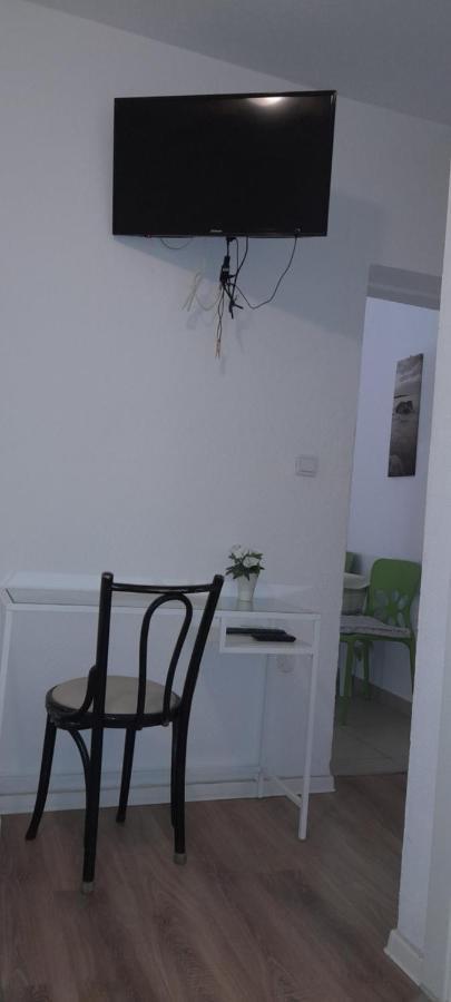 Apt White Idyll, 3 Bedrooms, 3 Bathrooms, Terrace Apt Promajna Kültér fotó