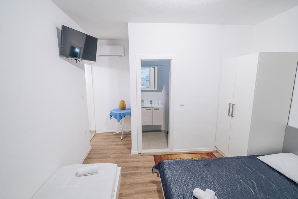 Apt White Idyll, 3 Bedrooms, 3 Bathrooms, Terrace Apt Promajna Kültér fotó